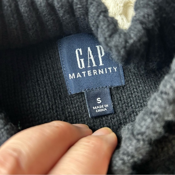 GAP Maternity Cable Knit Sweater & NWT tee Black Size Small EUC 100% cotton - Picture 4 of 16